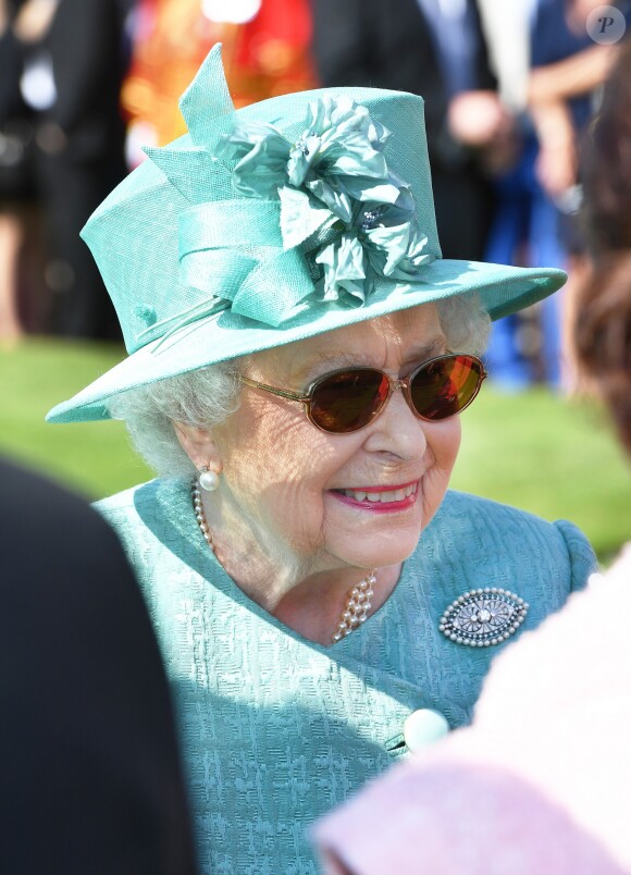 La reine Elizabeth II lors de la première garden aprty de l'année 2018 au palais de Buckingham à Londres le 15 mai 2018.