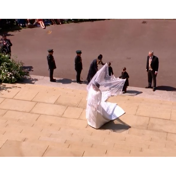 Meghan Markle est apparue dans sa robe signée Clare Waight Keller pour Givenchy le 19 mai 2018 à Windsor pour son mariage avec le prince Harry.