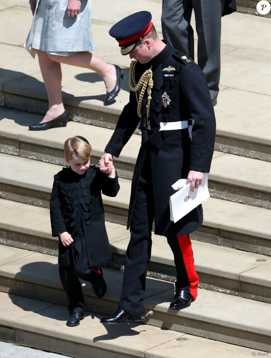 Le Prince George De Cambridge Petit Pageboy Vetu D Une Replique