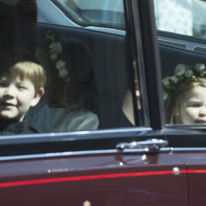 Kate Middleton arrivant avec ses enfants le prince George et la princesse Charlotte de Cambridge à Windsor le 19 mai 2018 au mariage du prince Harry et de Meghan Markle.