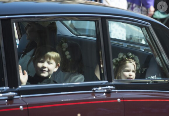 Kate Middleton arrivant avec ses enfants le prince George et la princesse Charlotte de Cambridge à Windsor le 19 mai 2018 au mariage du prince Harry et de Meghan Markle.