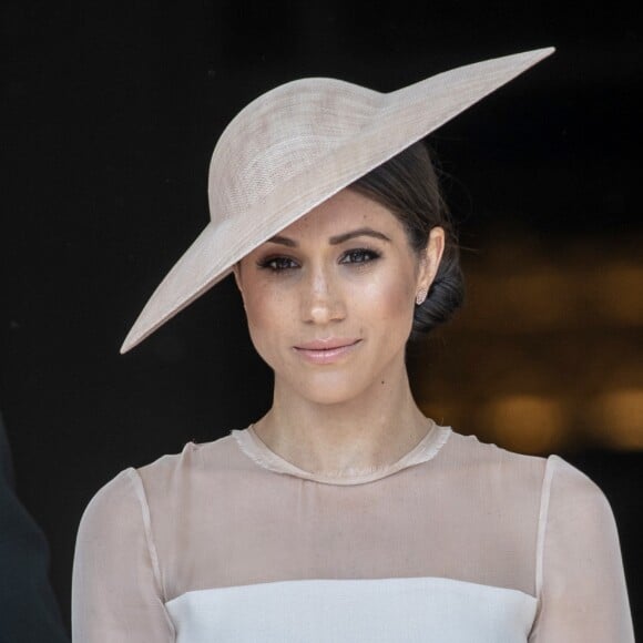 La duchesse Meghan de Sussex (Meghan Markle), vêtue d'une robe Goat, et le prince Harry prenaient part le 22 mai 2018 à une garden party organisée dans les jardins de Buckingham Palace dans le cadre des célébrations du 70e anniversaire du prince Charles. A cinq mois de la date (14 novembre 2018), le rassemblement honorait ses patronages, associations et rôles militaires.