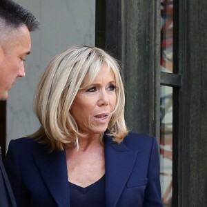 La première dame Brigitte Macron a reçu Latifa Ibn Ziaten pour un entretien au palais de l'Elysée à Paris le 23 mai 2018. Latifa Ibn Ziaten est la mère du premier militaire assassiné par Mohammed Merah le 11 mars 2012. Par la suite, elle a créé l'association Imad-Ibn-Ziaten pour la jeunesse et pour la paix pour aider les jeunes en difficulté et promouvoir le dialogue interreligieux. © Stéphane Lemouton / Bestimage 