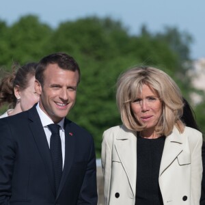 Vladimir Poutine accueille le président Emmanuel Macron et sa femme Brigitte au palais Constantin à Strelna, près de Saint-Petersbourg le 24 mai 2018 © Jacques Witt / Pool / Bestimage