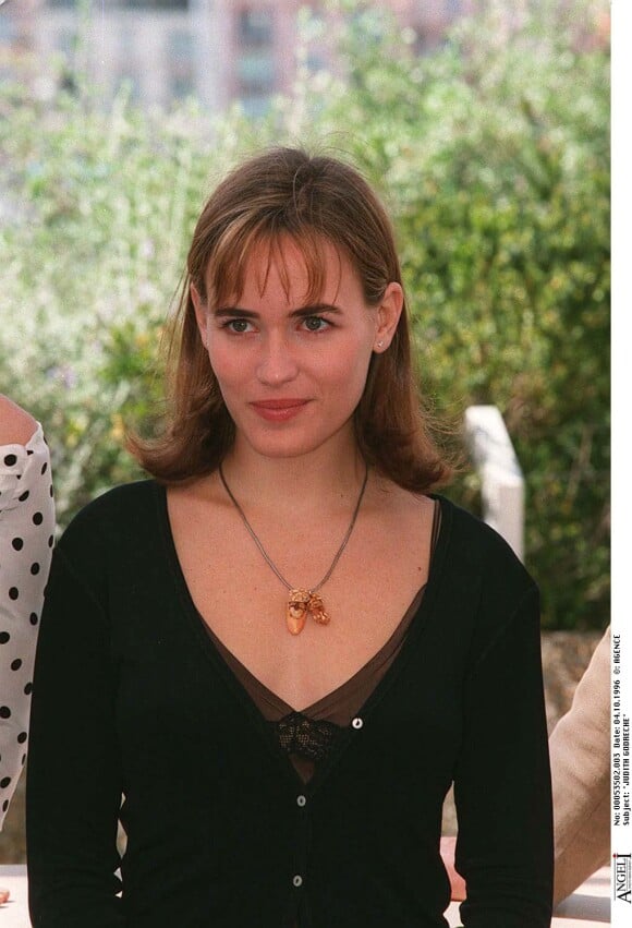 Judith Godrèche au photocall du film "Ridicule" lors du 49e Festival de Cannes en mai 1996