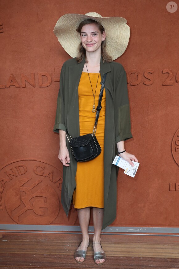 Noémie Schmidt au village lors des internationaux de tennis de Roland Garros, à Paris le 28 mai 2018.