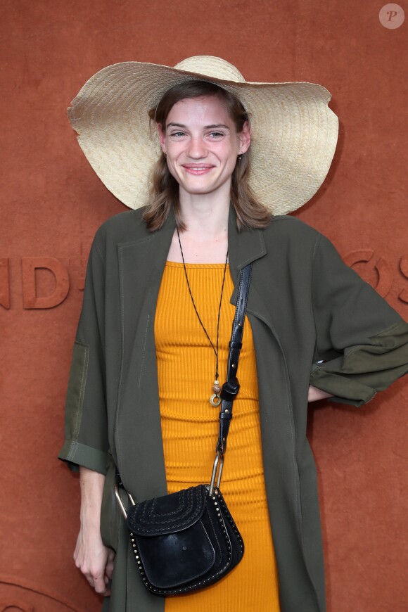 Noémie Schmidt au village lors des internationaux de tennis de Roland Garros, à Paris le 28 mai 2018.