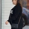 Eva Longoria enceinte et sans maquillage est allée faire du shopping chez Crate & Barrel et se faire pouponner dans un salon de manicure/pédicure à Los Angeles. Le 2 mai 2018