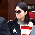 Kendall Jenner quitte l'hôtel Greenwich accompagnée d'un garde du corps à New York le 22 mai 2018.