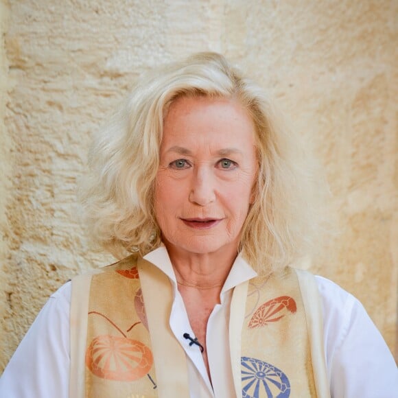 Brigitte Fossey (Lecture sur les chats) - 11ème édition des Flâneries d'Art Contemporain dans les jardins Aixois organisées par la comédienne A. Ferréol à Aix en Provence, France, le 25 juin 2017. © Agence/Bestimage