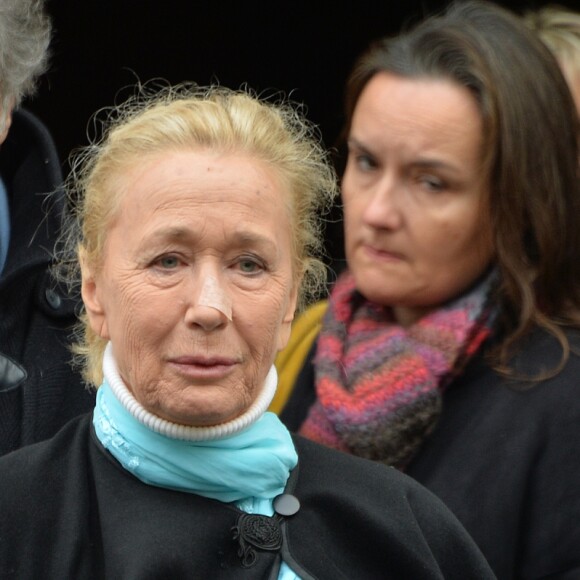 Exclusif - Brigitte Fossey, sa fille Marie Adam et son mari Yves Samama aux obsèques de Marcelle Feuillade ( mère de Brigitte Fossey) en l'Eglise de Notre Dame de Boulogne Billancourt le 23 décembre 2016.