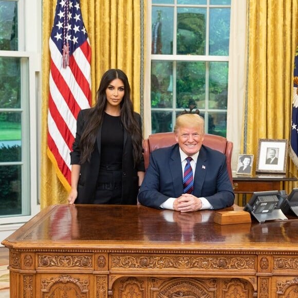 Kim Kardashian et Donald Trump dans le Bureau ovale de la Maison Blanche le 30 mai 2018