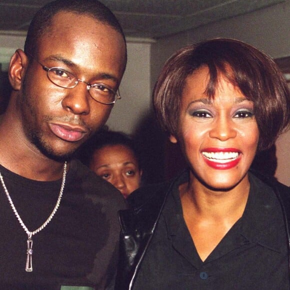 Bobby Brown et Whitney Houston dans les backstage d'un concert de la star à Londres en septembre 1999