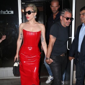 Lady Gaga et son petit ami Christian Carino quittent le studio d'enregistrement à New York. Le 29 mai 2018.