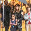 Exclusif - Malgré la pluie, Blue Ivy et sa grand-mère Tina Knowles sont allées aux Galeries Lafayette et chez Pizza Pino sur les Champs-Élysées pendant que les parents de Blue Ivy poursuivent leurs répétitions à la U Arena, le 25 mai 2018.