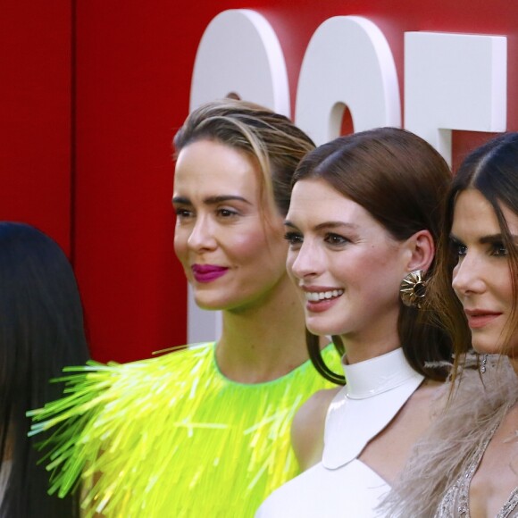 Sarah Paulson, Anne Hathaway, Sandra Bullock, Mindy Kaling, Helena Bonham Carter et Rihanna à la première du film 'Ocean's 8' à New York, le 5 juin 2018 © Charles Guerin/Bestimage