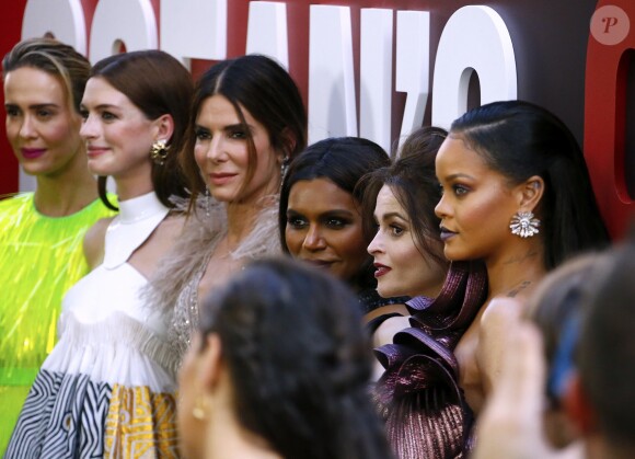 Sarah Paulson, Anne Hathaway, Sandra Bullock, Mindy Kaling, Helena Bonham Carter et Rihanna à la première du film 'Ocean's 8' à New York, le 5 juin 2018 © Charles Guerin/Bestimage