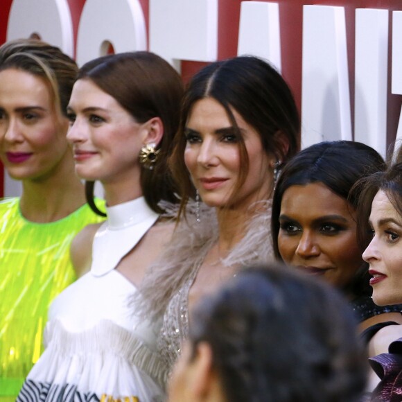 Sarah Paulson, Anne Hathaway, Sandra Bullock, Mindy Kaling, Helena Bonham Carter et Rihanna à la première du film 'Ocean's 8' à New York, le 5 juin 2018 © Charles Guerin/Bestimage