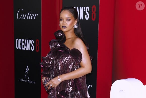 Rihanna (robe Givenchy) à la première du film 'Ocean's 8' à New York, le 5 juin 2018 © Charles Guerin/Bestimage