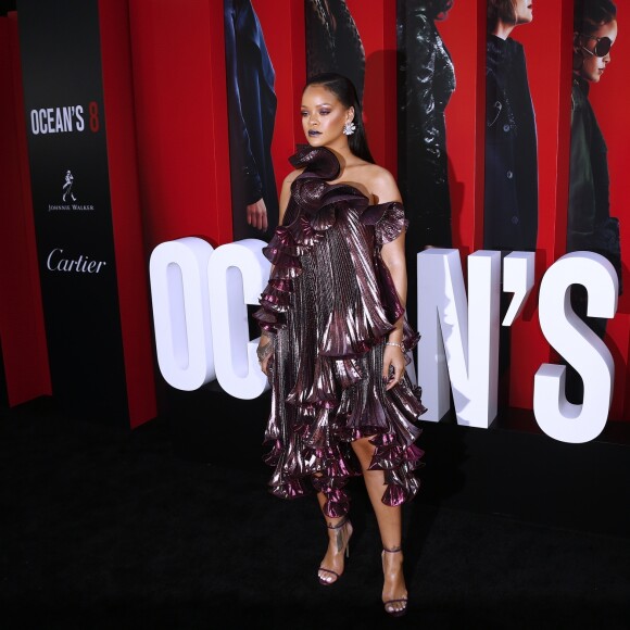 Rihanna (robe Givenchy) à la première du film 'Ocean's 8' à New York, le 5 juin 2018 © Charles Guerin/Bestimage