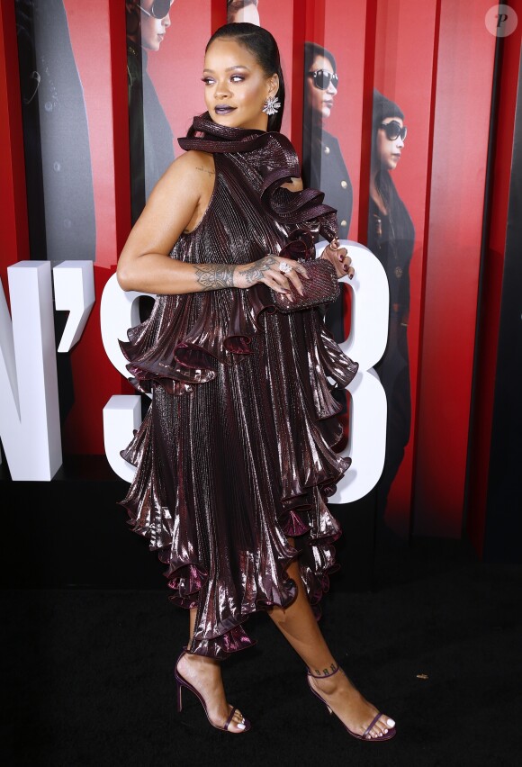 Rihanna (robe Givenchy) à la première du film 'Ocean's 8' à New York, le 5 juin 2018 © Charles Guerin/Bestimage