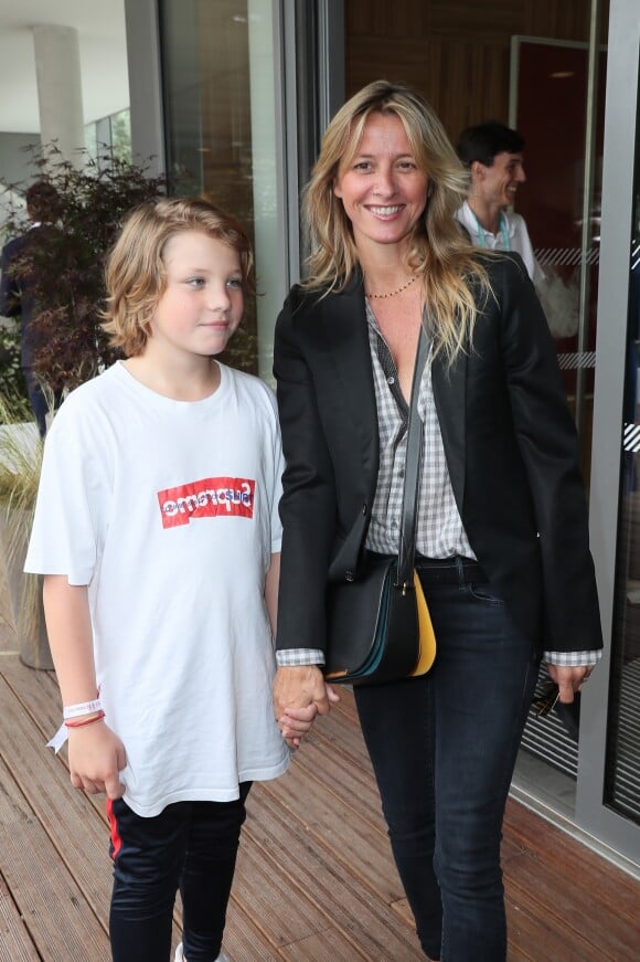 Sarah Lavoine et son fils Roman - Les célébrités au village des Internationaux de Tennis de Roland Garros à Paris, France, le 6 juin 2018.