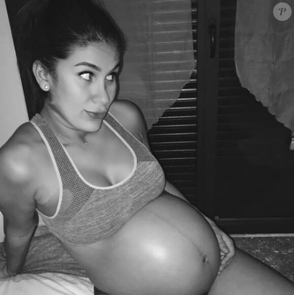 Wafa ("Koh-Lanta") enceinte de son deuxième enfant, dévoile son baby bump, Instagram, 1er janvier 2018