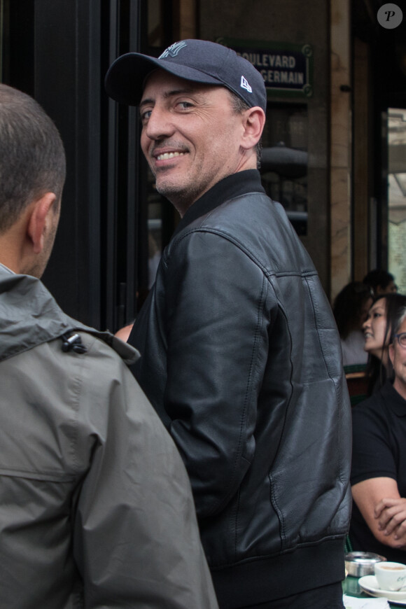 Semi Exclusif - Katy Perry arrive au Café de Flore à Paris et croise Gad Elmaleh le 30 mai 2018.