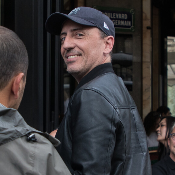 Semi Exclusif - Katy Perry arrive au Café de Flore à Paris et croise Gad Elmaleh le 30 mai 2018.