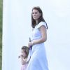 Catherine Kate Middleton, duchesse de Cambridge, le prince George,la princesse Charlotte, pieds nus, lors d'un match de polo caritatif au Beaufort Polo Club à Tetbury le 10 juin 2018.