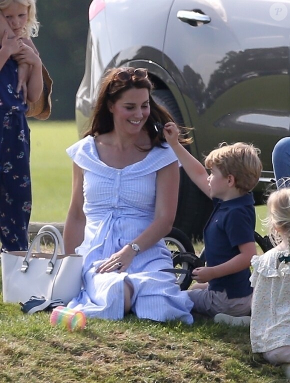 Catherine Kate Middleton, duchesse de Cambridge, le prince George lors d'un match de polo caritatif au Beaufort Polo Club à Tetbury le 10 juin 2018.