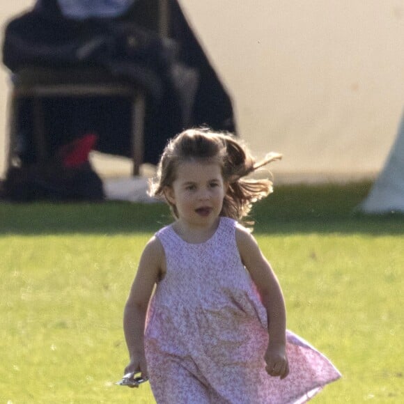 La princesse Charlotte de Cambridge lors d'un match de polo caritatif au Beaufort Polo Club à Tetbury le 10 juin 2018. Le Maserati Royal Charity Polo Trophy est destiné à recueillir des fonds pour deux organismes de bienfaisance, "The Royal Marsden" et "Centrepoint".