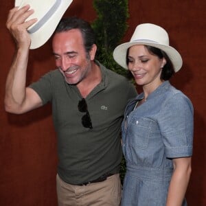 Jean Dujardin et sa femme Nathalie Péchalat au village lors des internationaux de tennis de Roland Garros à Paris, le 10 juin 2018. © Moreau-Jacovides/Bestimage