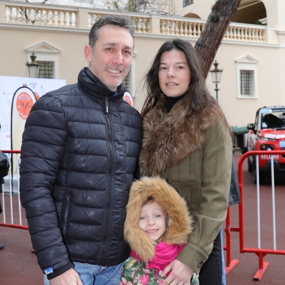 Daniel Ducruet, sa fille Linoué et sa compagne Kelly - Départ du 28e Rallye Aïcha des Gazelles depuis la Place du Palais de Monaco à Monaco le 17 mars 2018. © Claudia Albuquerque/Bestimage