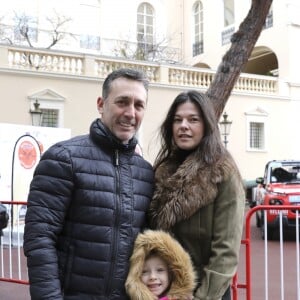 Daniel Ducruet, sa fille Linoué et sa compagne Kelly - Départ du 28e Rallye Aïcha des Gazelles depuis la Place du Palais de Monaco à Monaco le 17 mars 2018. © Claudia Albuquerque/Bestimage