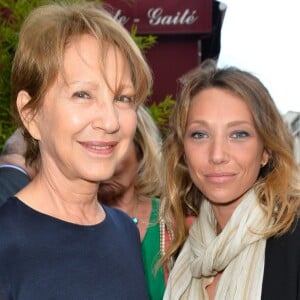 Semi-Exclusif - Nathalie Baye et sa fille Laura Smet - Générale de la pièce "Ça coule de source" écrite par L. M. Colla au théâtre de la Gaîté-Montparnasse à Paris, le 30 mai 2017. © Coadic Guirec/Bestimage