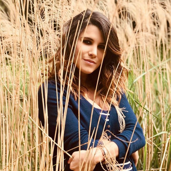 Karine Ferri dévoile son baby-bump sur Instagram. Avril 2018.