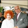 Yvette Horner et Jean-Claude Brialy en juin 2005 lors de l'inauguration de la place Loulou Gaste à Paris. La reine de l'accordéon est morte à 95 ans le 11 juin 2018.