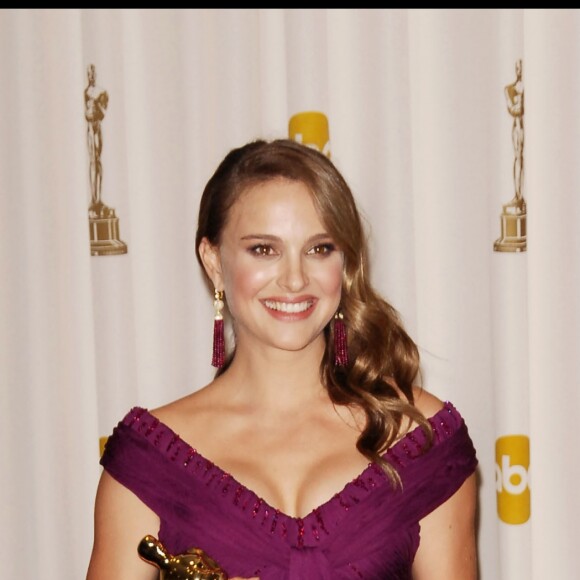 Natalie Portman reçoit l'Oscar de la meilleure actrice pour "Black Swan", le 27 février 2011.