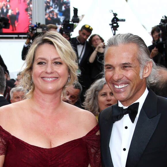 Paul Belmondo (habillé en Lanvin), sa femme Luana et leur fils Victor - Montée des marches de la cérémonie de clôture du 69e Festival International du Film de Cannes. Le 22 mai 2016. © Olivier Borde-Cyril Moreau/Bestimage