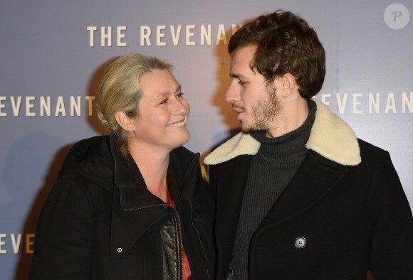 Luana Belmondo et son fils Victor - Avant-première du film "The Revenant" au Grand Rex à Paris, le 18 janvier 2016. © Coadic Guirec/Bestimage