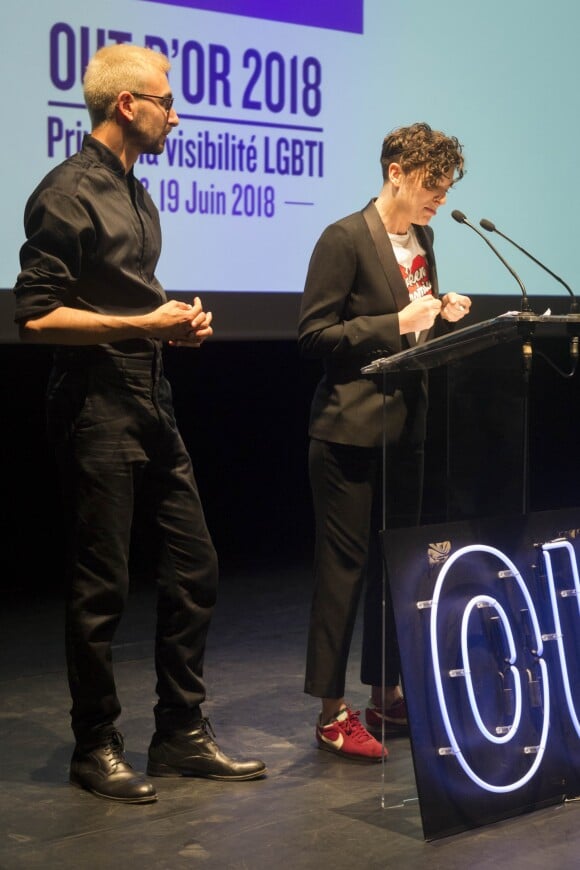 Exclusif - Clémence Allezard et Clément Giuliano lors de la 2ème cérémonie de remise des OUT d'or, prix de la visibilité LGBTI (lesbiennes, gays, bi·e·s, trans et intersexes), organisé par l'association des journalistes LGBT, AJL et la Maison des Métallos (établissement culturel de la ville de Paris) à la Maison des Métallos, à Paris, France, le 19 juin 2018.