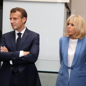 Le président de la République française Emmanuel Macron, sa femme la Première Dame Brigitte Macron, le Premier ministre du Québec Philippe Couillard et sa femme Suzanne Pilote visitent le musée Pointe-à-Callière (cite d'archéologie et d'histoire) à Montréal, Québec, Canada, le 7 juin 2018, la veille du sommet du G7. © Dominique Jacovides/Bestimage