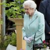 La reine Elizabeth II au Chelsea RHS Flower Show 2016 à Londres, le 23 mai 2016.