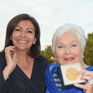 La maire de Paris Anne Hidalgo et l'actrice et chancteuse Line Renaud - Soirée du 90ème anniversaire de Line Renaud sur le Bateau Potel et Chabot "Pavillon Seine" à Paris le 2 juillet 2018. © Coadic Guirec/Bestimage