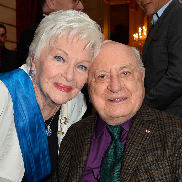 Exclusif - Line Renaud et Pierre Bergé lors de l'élévation de Line au rang de grand-croix de l'ordre national du Mérite, au Palais de l'Elysée à Paris, le 23 mars 2017. © Guirec Coadic/Bestimage