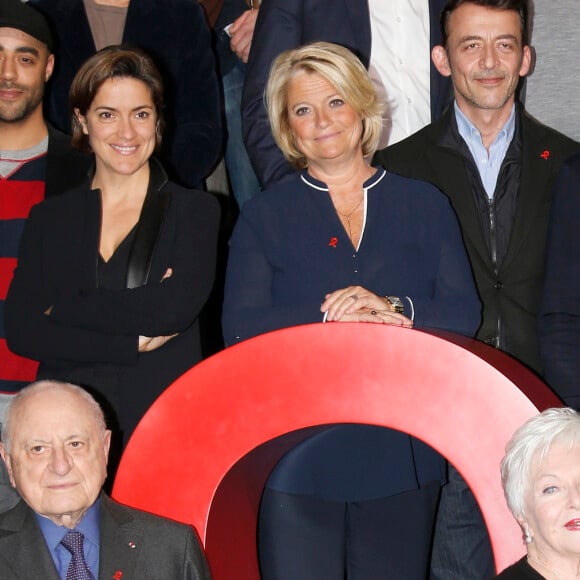 Line Renaud et Pierre Bergé, soirée SIDACTION au musée du quai Branly à Paris le Lundi 2 Mars 2015.