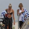 Hailey Baldwin et Justin Bieber à la plage dans les Hamptons, le 3 juillet 2018.