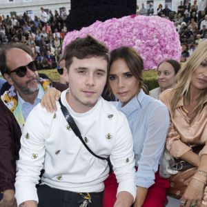 Brooklyn Beckham et Victoria Beckham - People au défilé de mode Dior Homme collection Printemps-Eté 2019 à la Garde Républicaine lors de la fashion week à Paris, le 23 juin 2018. © Olivier Borde/Bestimage