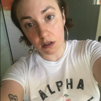 Lena Dunham pose à nouveau nue sur Instagram